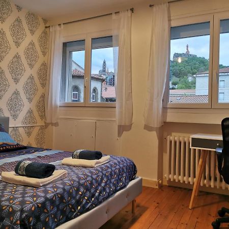 Chambre Privee Dans Appart Partage, Centre Ville, Avec Vue Sur Les Monuments Le Puy-en-Velay Экстерьер фото